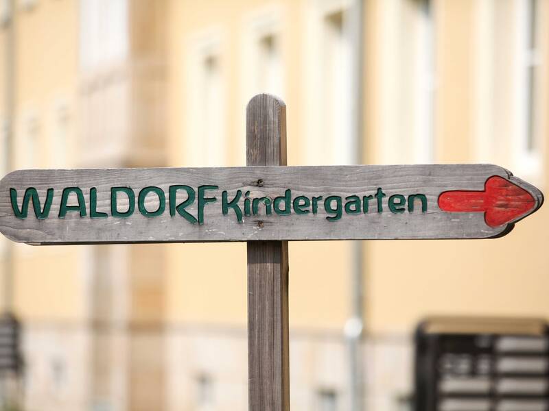 Wegweiser zu einem Waldorfkindergarten