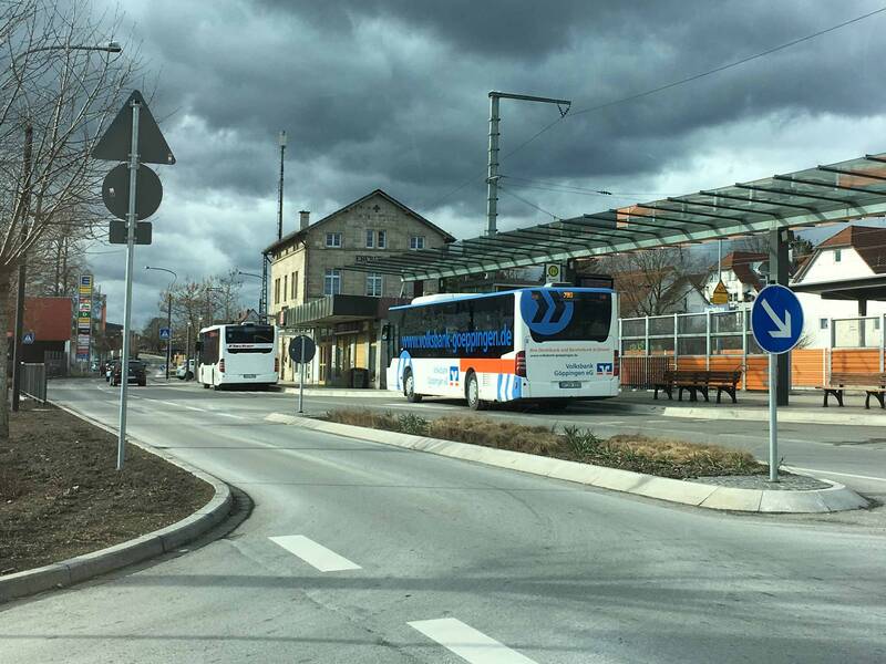 Busse am Ebersbacher Bahnhof