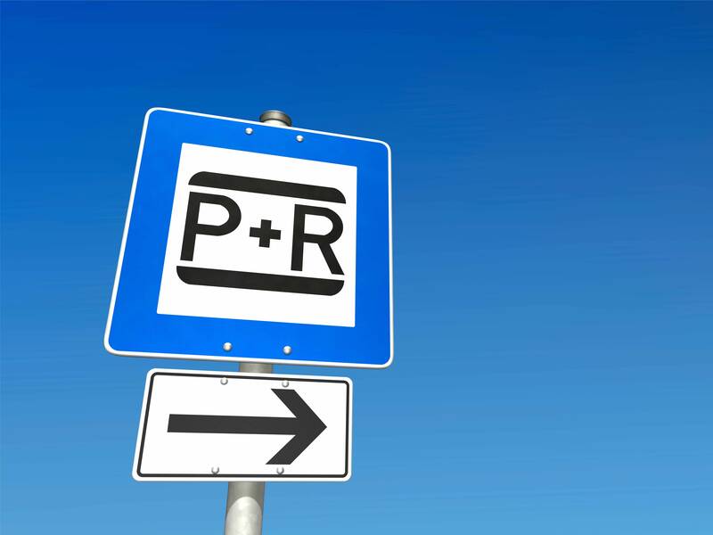 Wegweiser zum Park and Ride Parkplatz