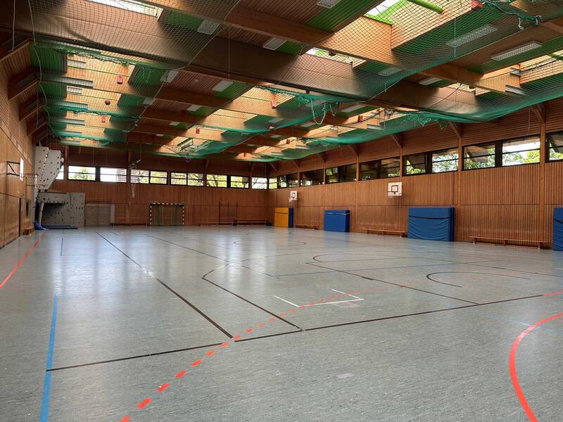 Hardtschulsporthalle Ebersbach mit Kletterwand