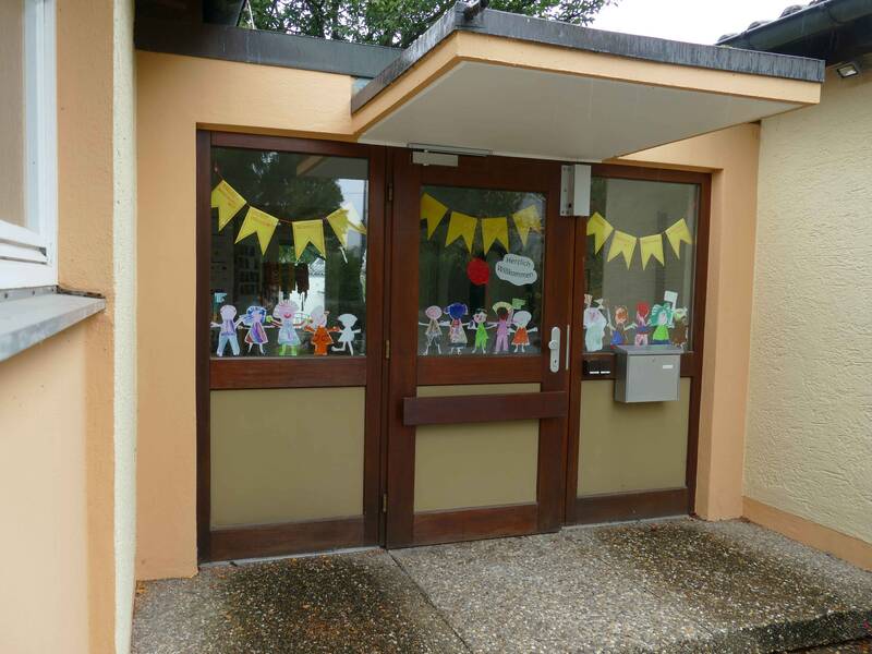 Eingangstür des Kindergartens Ringweg in Roßwälden 