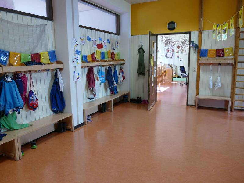 Garderobenbereich des Kindergartens Sonnenschein Bünzwangen 