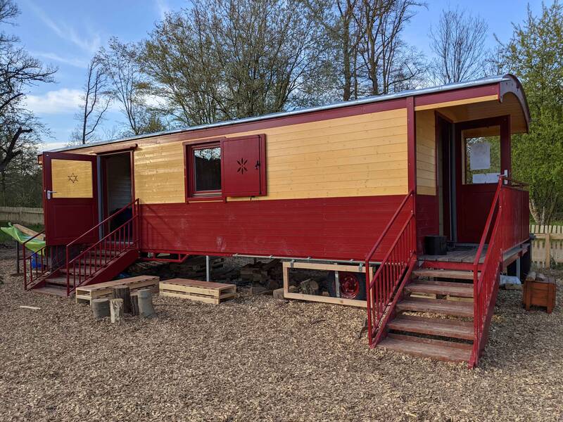 Bauwagen des Fuchskinder Naturkindergarten Roßwälden 