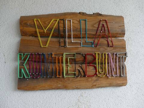 Kindergarten Villa Kunterbunt Schriftzug des Namens