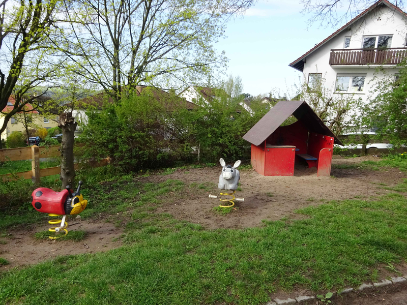 Wipptiere auf dem Spielplatz Jahnstraße