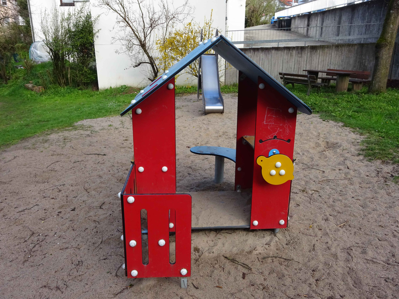 Spielhaus auf dem Spielplatz Wolfshalde Ebersbach an der Fils