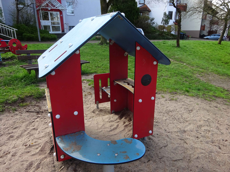 Spielhaus auf dem Spielplatz Wolfshalde Ebersbach an der Fils