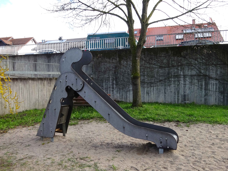 Rutsche auf dem Spielplatz Wolfshalde Ebersbach an der Fils