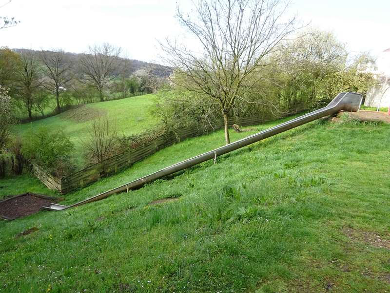 Hangrutsche auf dem Spielplatz Wolfshalde Ebersbach an der Fils