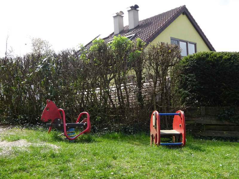 Wipptiere auf dem Spielplatz in den Messenwiesen in Roßwälden