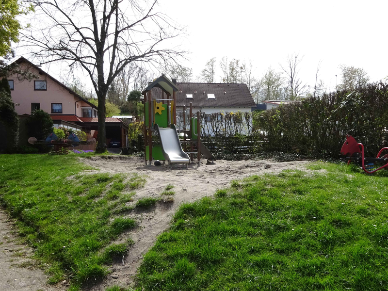 Kleinkindbereich auf dem Spielplatz in den Messenwiesen in Roßwälden